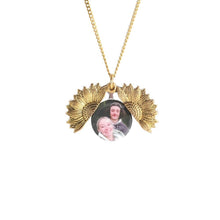 Lade das Bild in den Galerie-Viewer, LOANYA Halskette mit Fotogravur Necklaces Loanya Gold 40 cm 
