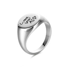 Lade das Bild in den Galerie-Viewer, Siegelring mit persönlicher Gravur Rings Loanya
